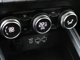 Renault Clio thumbnail 12