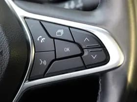 Renault Clio thumbnail 18