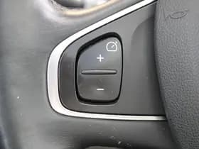 Renault Captur thumbnail 24