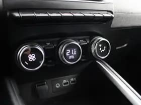 Renault Clio thumbnail 17