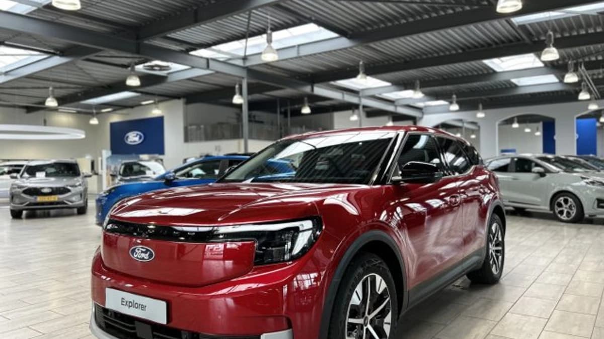 Ford Explorer — foto 1