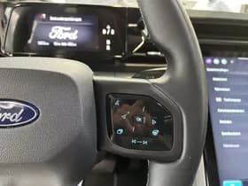 Ford Explorer thumbnail 12