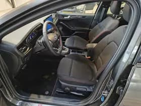 Ford Focus thumbnail 11