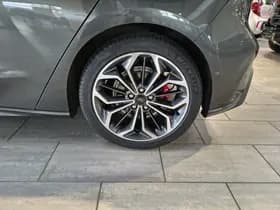 Ford Focus thumbnail 5