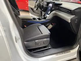 Ford Explorer thumbnail 20