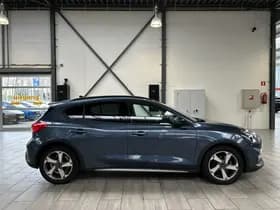 Ford Focus thumbnail 3