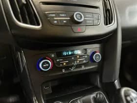 Ford Focus thumbnail 12