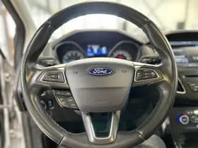 Ford Focus thumbnail 8