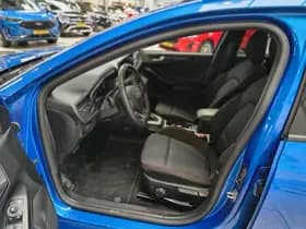 Ford Focus thumbnail 8