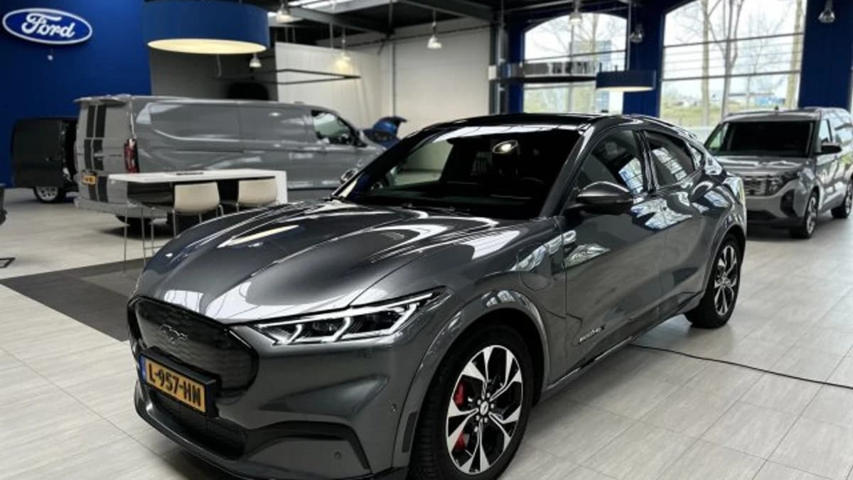 Ford Mustang Mach-E — foto 1