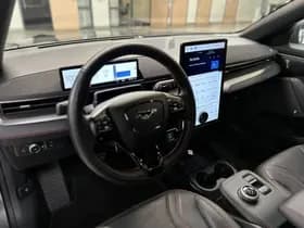 Ford Mustang Mach-E thumbnail 8