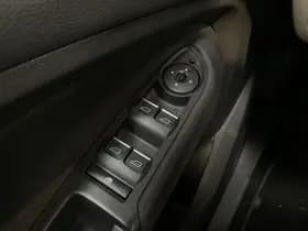 Ford C-Max thumbnail 8