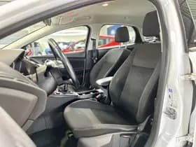 Ford Focus thumbnail 5
