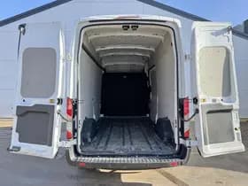 Ford Transit thumbnail 9