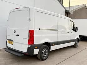 Mercedes-Benz Sprinter thumbnail 3