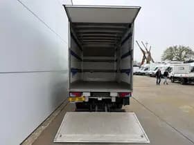 Mercedes-Benz Sprinter thumbnail 9