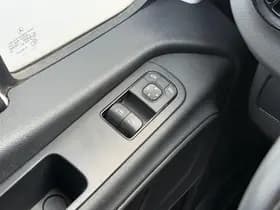 Mercedes-Benz Sprinter thumbnail 22