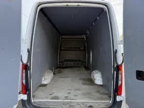 Mercedes-Benz Sprinter thumbnail 11