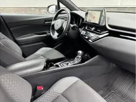 Toyota C-HR 2.0 Hybrid Dynamic Stoel thumbnail 17