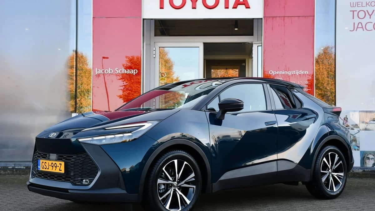 Toyota C-HR 1.8 Hybrid 140 First Edition Automaat 140Pk — foto 1