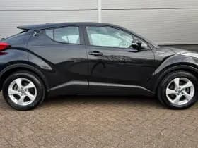 Toyota C-HR 1.8 Hybrid Dynamic Limited thumbnail 17