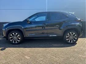 Toyota Yaris Cross thumbnail 2