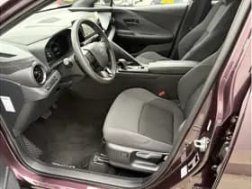 Toyota C-HR thumbnail 12