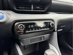 Toyota Yaris 1.5 Hybrid Dynamic thumbnail 12