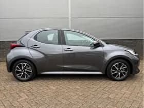 Toyota Yaris 1.5 Hybrid Dynamic thumbnail 15