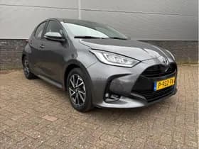 Toyota Yaris 1.5 Hybrid Dynamic thumbnail 16