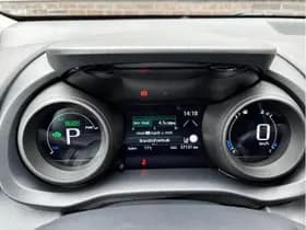 Toyota Yaris 1.5 Hybrid Dynamic thumbnail 3