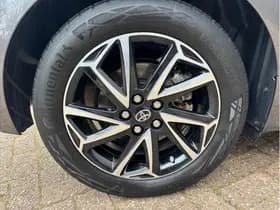 Toyota Yaris 1.5 Hybrid Dynamic thumbnail 8