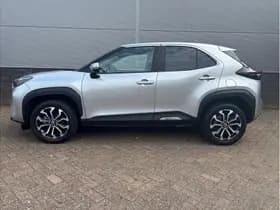 Toyota Yaris Cross thumbnail 2