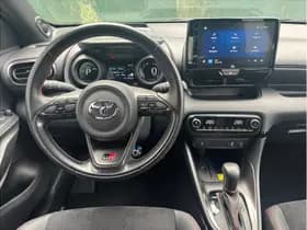 Toyota Yaris thumbnail 4