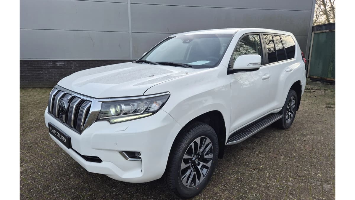 Toyota Land Cruiser 2.8 D-4D-F Professional Window Van — foto 1