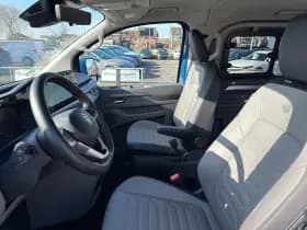 Volkswagen E-Transporter Caravelle 32 L2H1 Style 64 kWh thumbnail 7