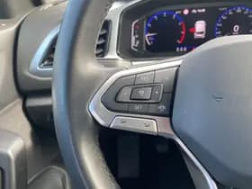 Volkswagen T-Roc thumbnail 16