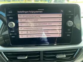 Volkswagen T-Roc thumbnail 18