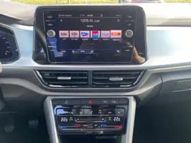 Volkswagen T-Roc thumbnail 21