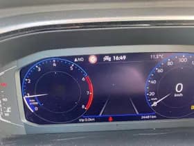 Volkswagen T-Roc thumbnail 6