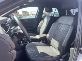 Volkswagen T-Roc thumbnail 4