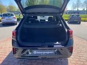 Volkswagen T-Roc thumbnail 10