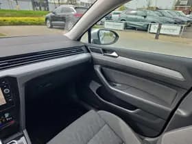 Volkswagen Passat thumbnail 19