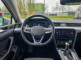 Volkswagen Passat thumbnail 4