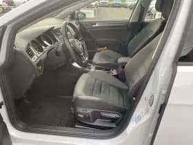 Volkswagen Golf thumbnail 24