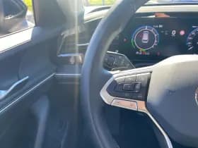 Volkswagen Passat thumbnail 17