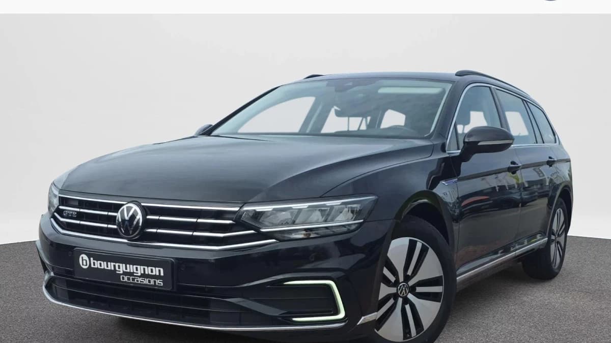 Volkswagen Passat — foto 1