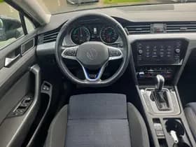 Volkswagen Passat thumbnail 2