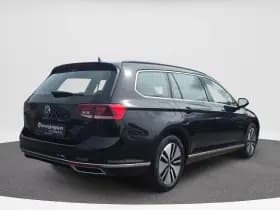 Volkswagen Passat thumbnail 4