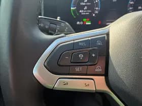 Volkswagen Passat thumbnail 16